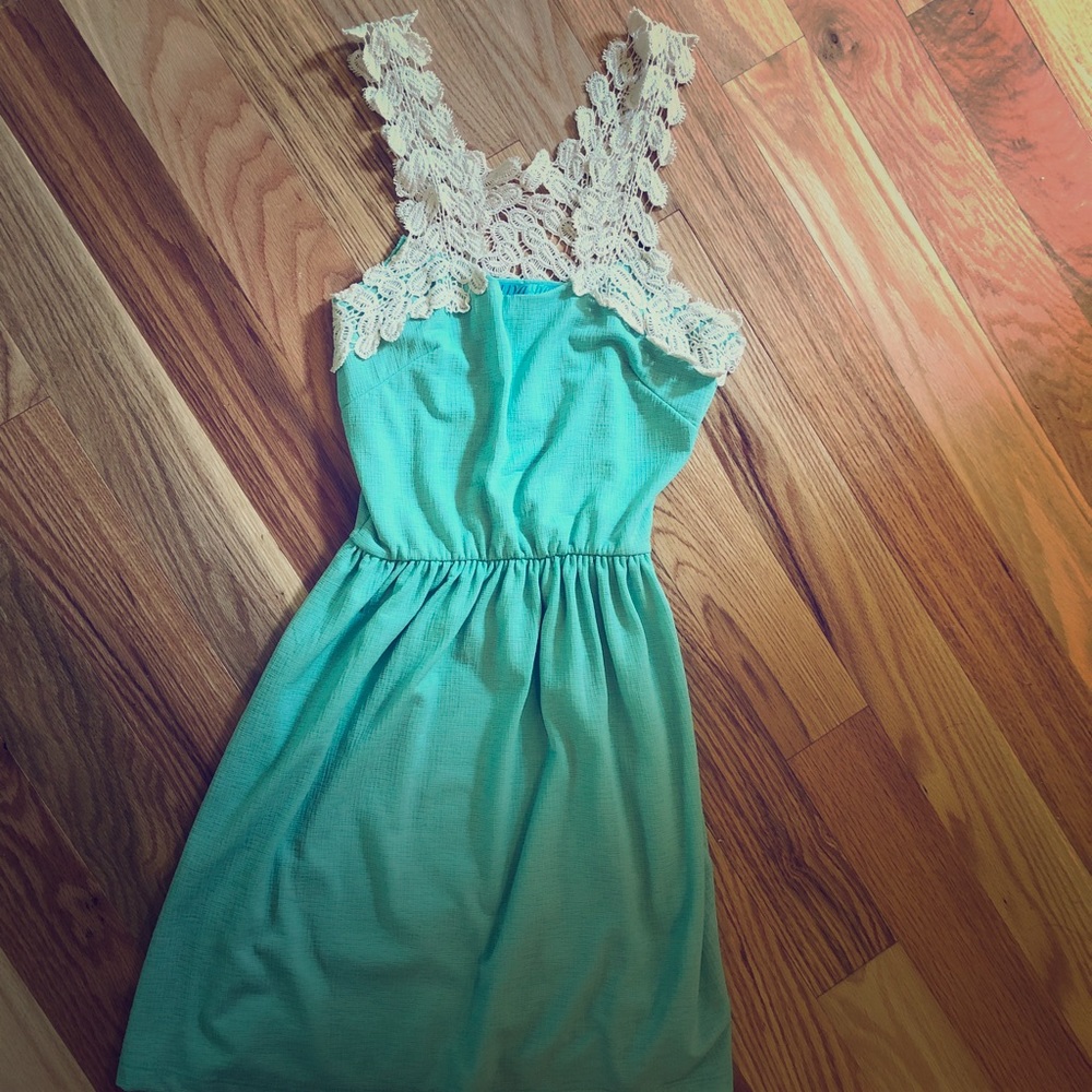 Adorable mint green crochet top fit and flare